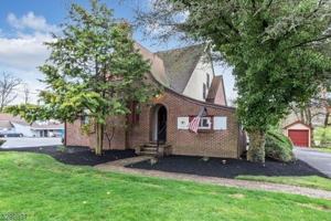 featured image of 153 Stirling Rd