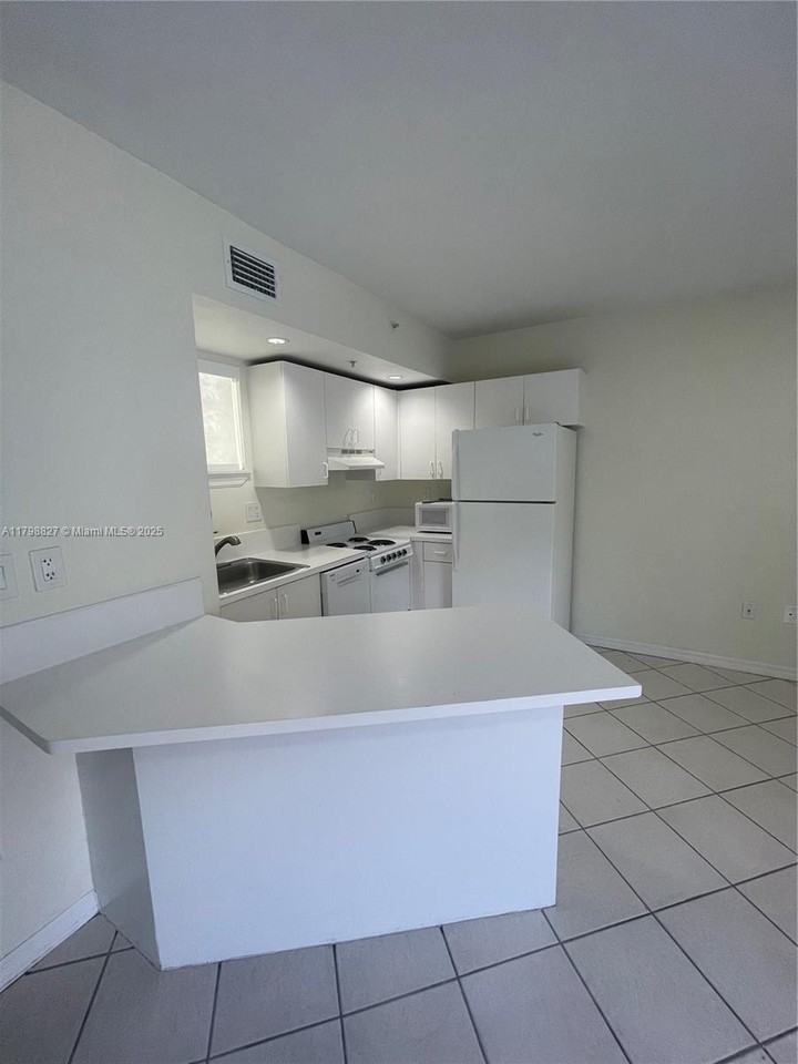 3090 Bird Ave #202 - Photo 3 of 8
