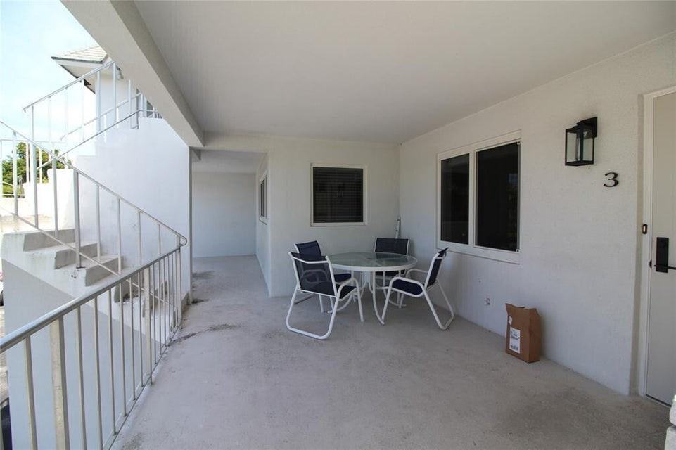 450 Sw 9th St #3 - Photo 4 of 8