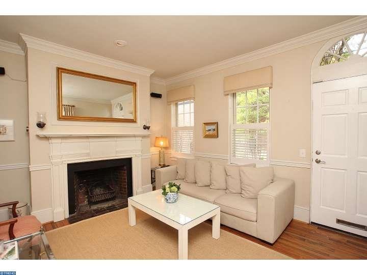 110 Carpenter St - Photo 3 of 25