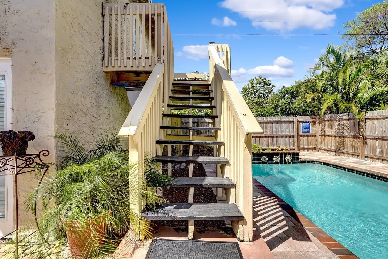 1627 N Ocean Breeze #B - Photo 3 of 13