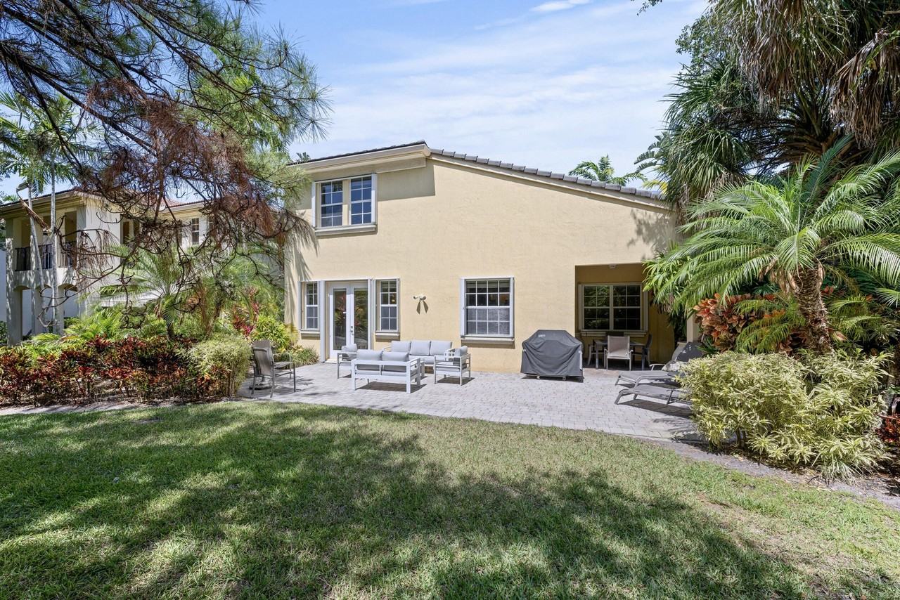 1043 Vintner Blvd - Photo 7 of 50