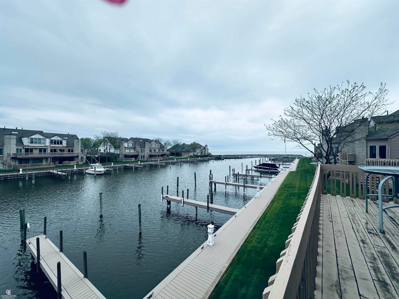 26140 Harbour Pointe Dr S - Photo 2 of 50