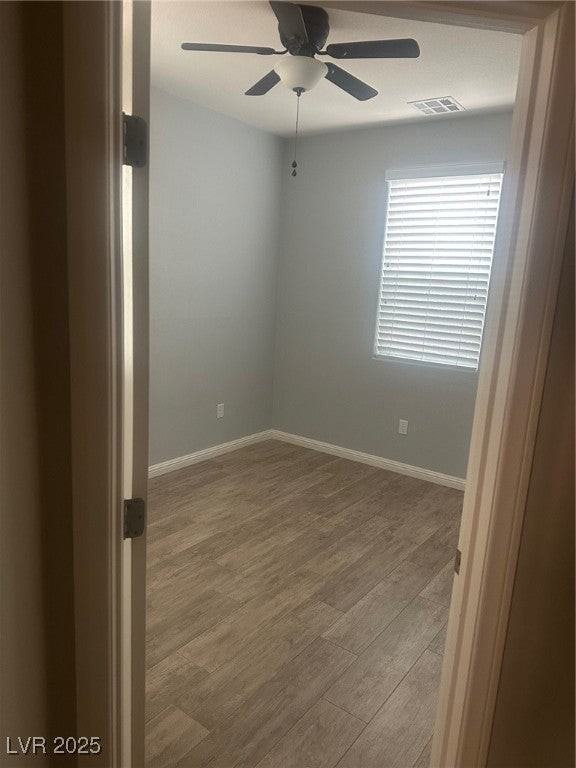 949 Huntington Cove Pkwy - Photo 2 of 22