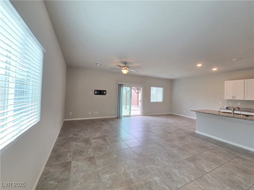 9771 Breezy Ct - Photo 5 of 32