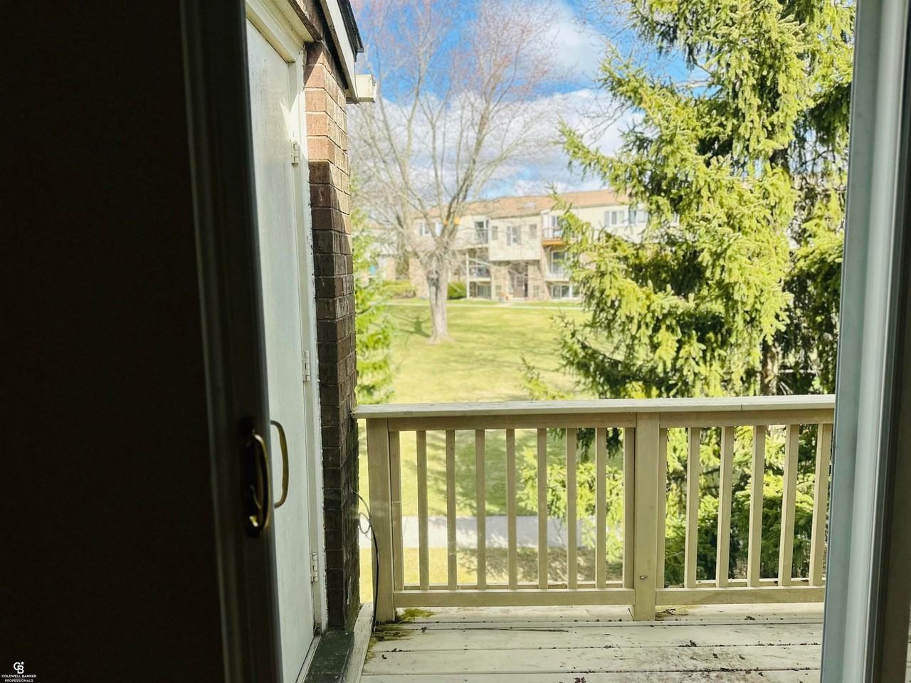 38240 Fairway Ct - Photo 4 of 20