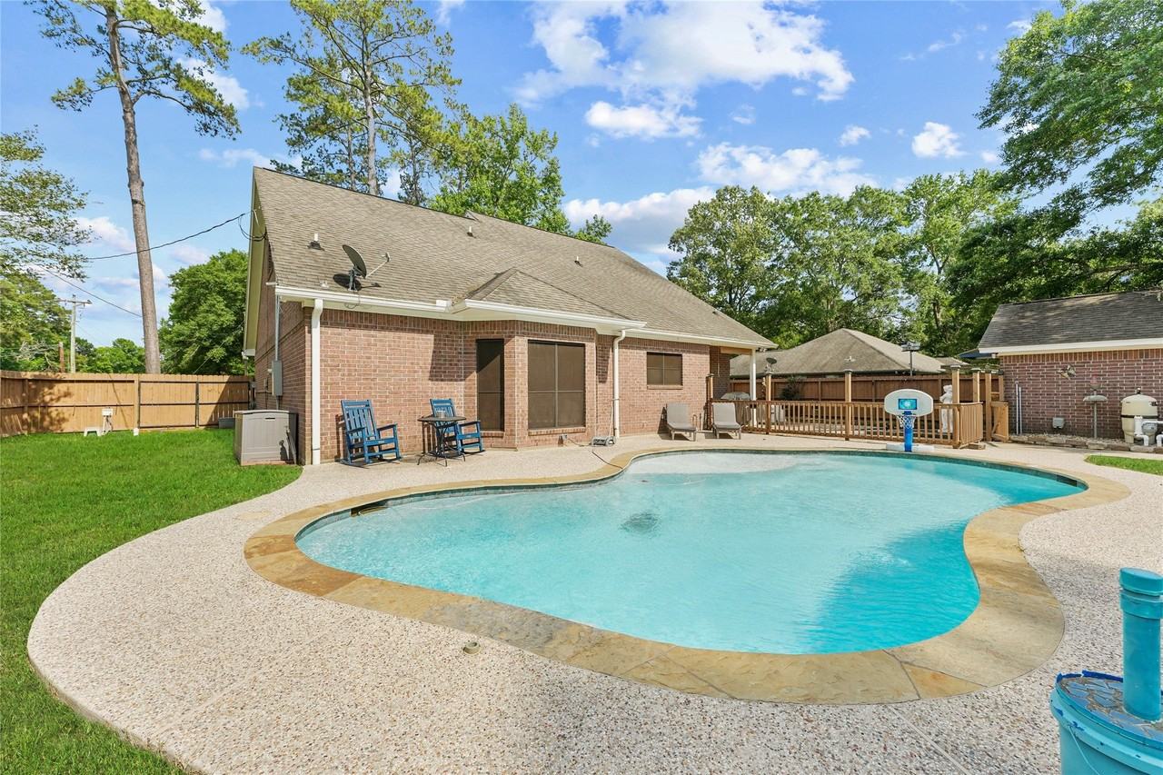 893 County Road 2267 - Photo 2 of 35