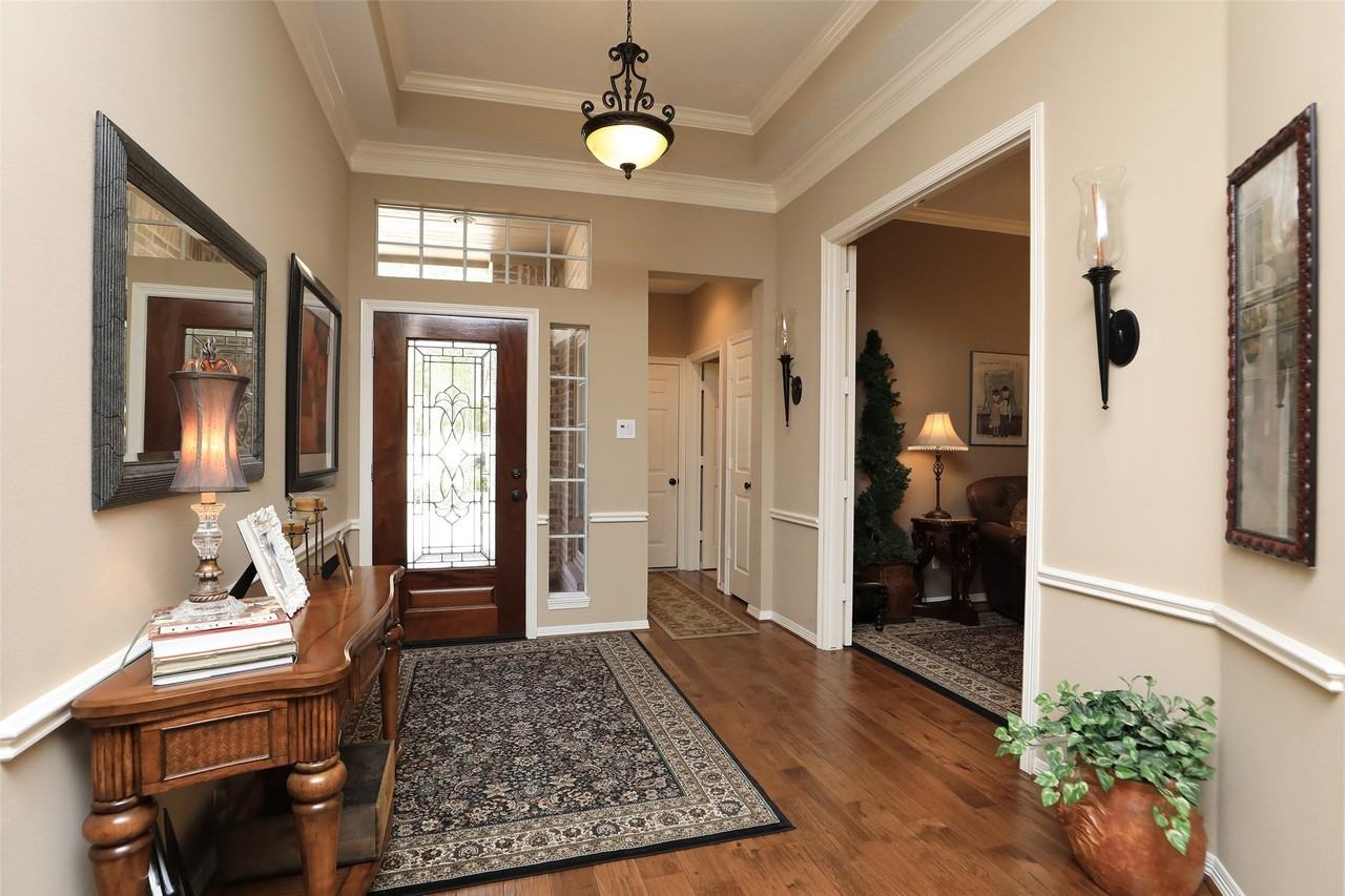 126 S Castlegreen Cir - Photo 3 of 45