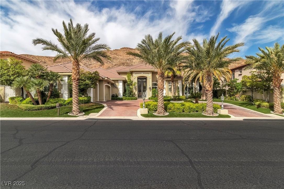 2733 Red Arrow Dr - Photo 2 of 50