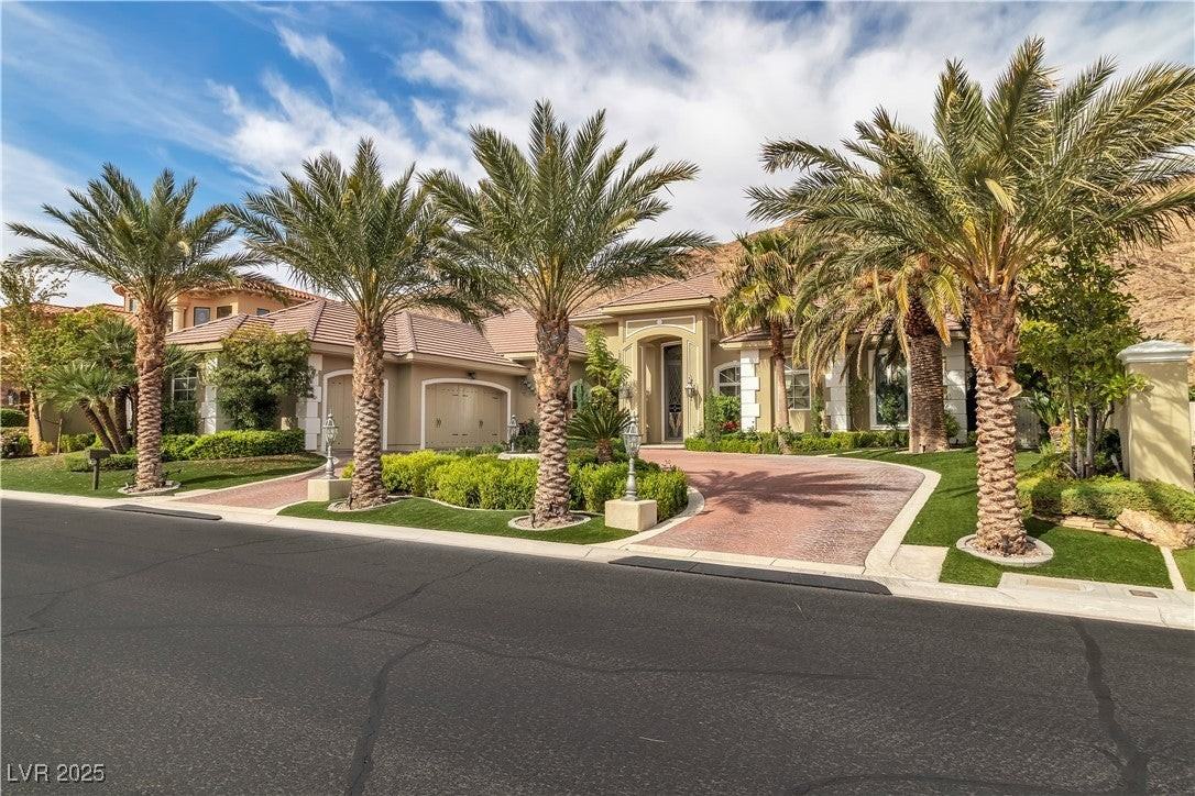 2733 Red Arrow Dr - Photo 3 of 50