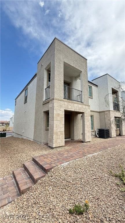 5725 Crenellated St - Photo 3 of 25