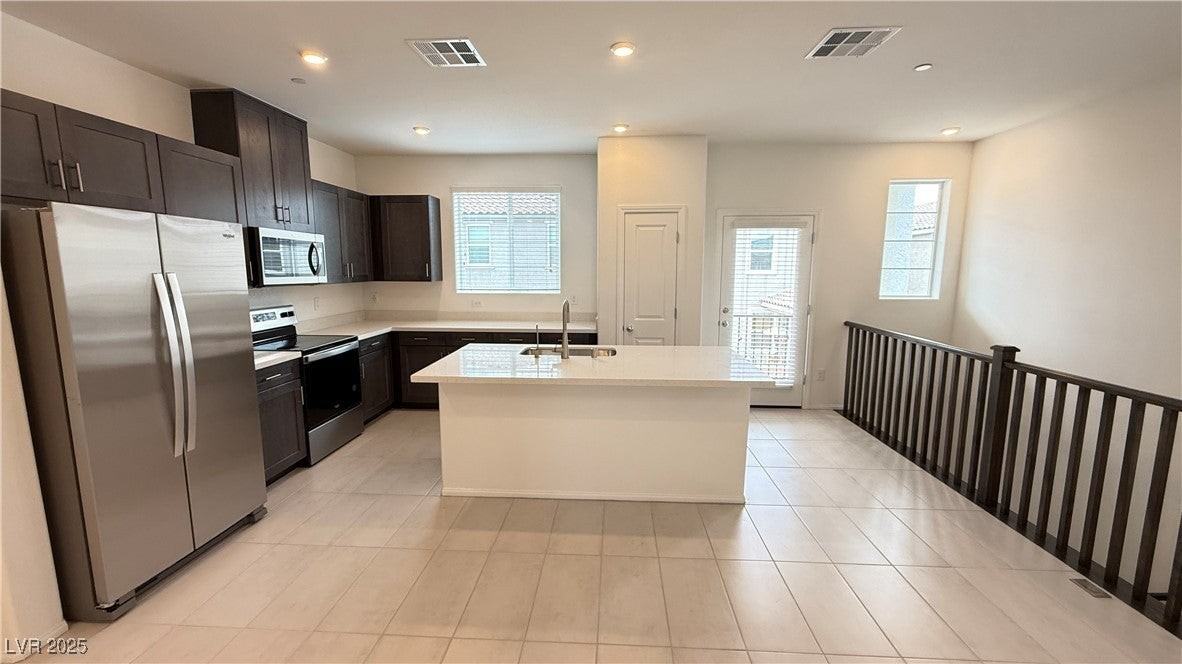 5725 Crenellated St - Photo 5 of 25