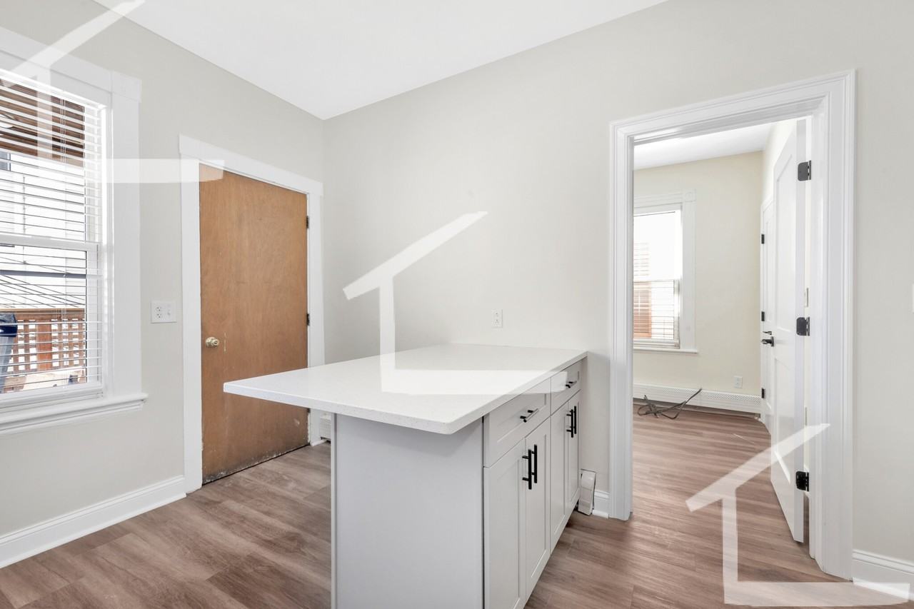 16-16.5 O St. #2 - Photo 3 of 18