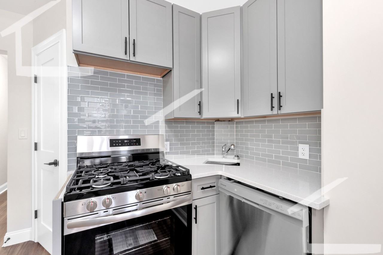 16-16.5 O St. #2 - Photo 6 of 18