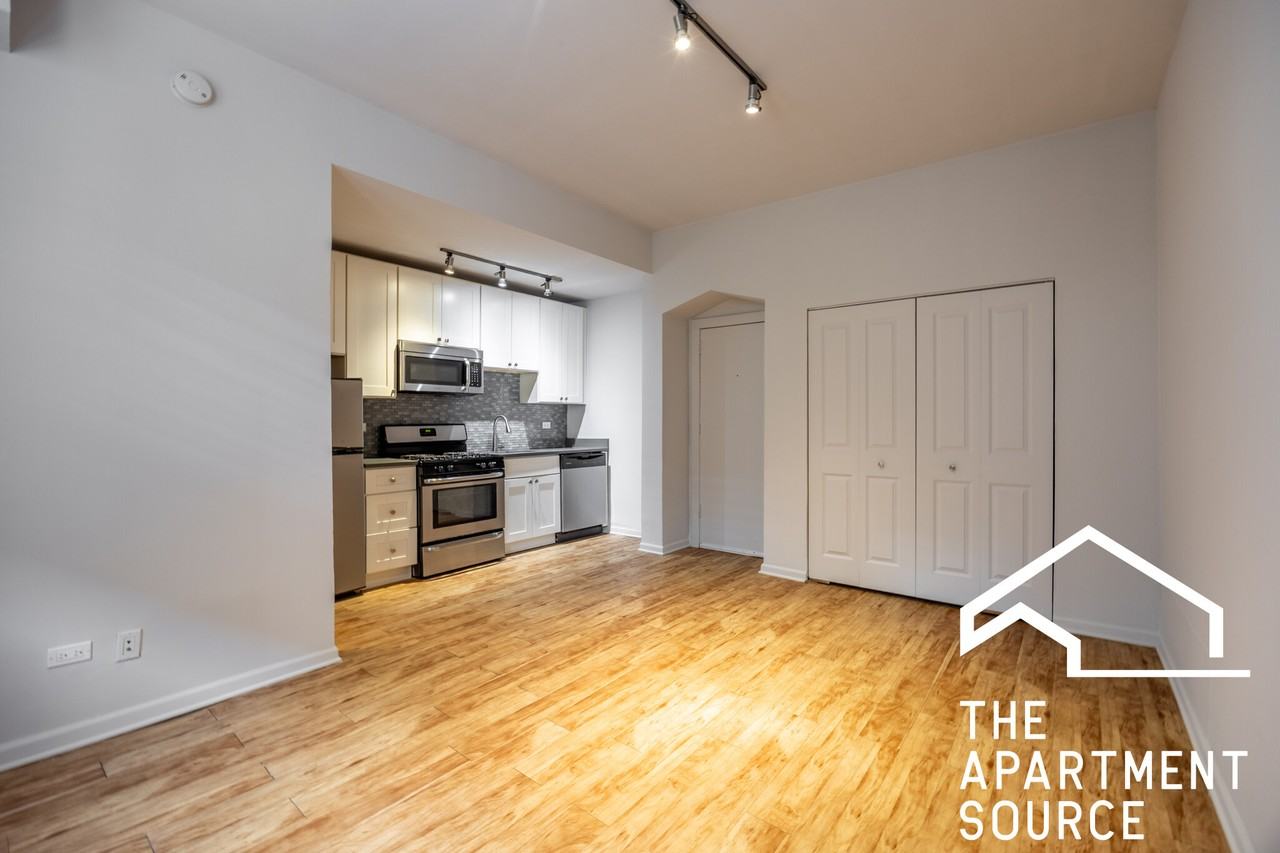 2834 W Palmer St #GDN4 - Photo 3 of 10