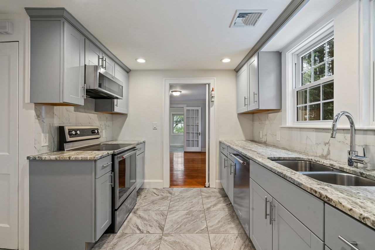 14 Gleason Rd #1 - Photo 6 of 16