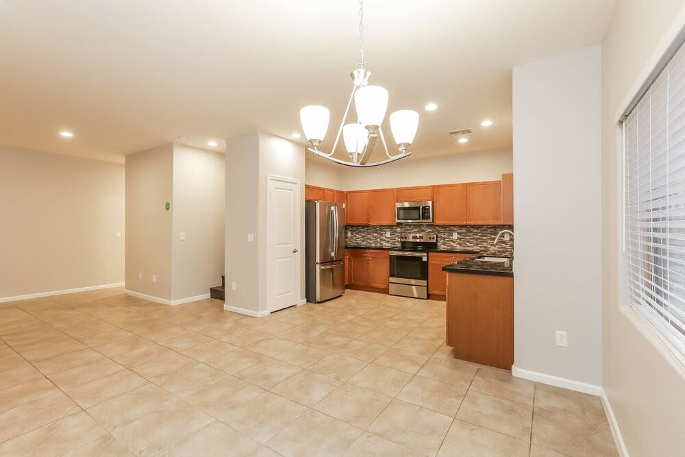 1822 W Minton St - Photo 7 of 17