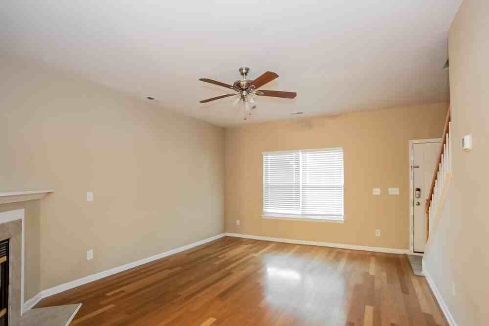 1530 Ladora Dr - Photo 5 of 16