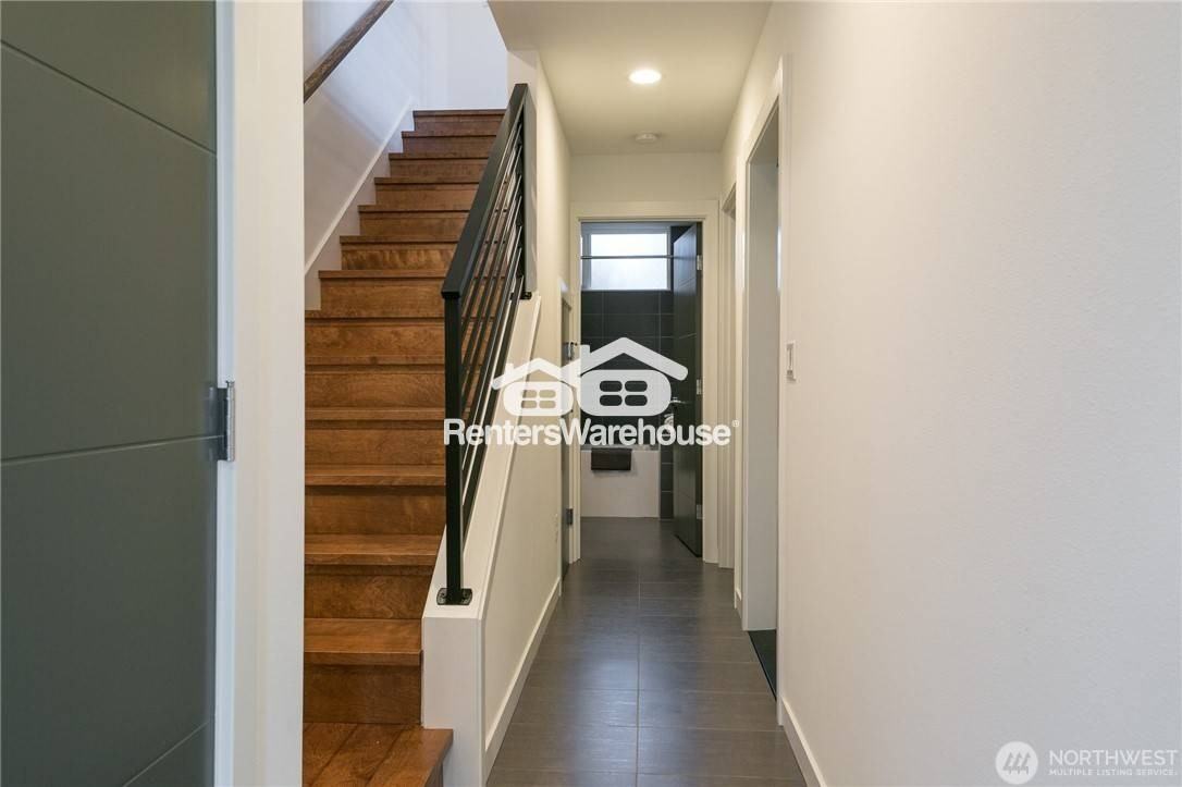 2612 Sw Genesee St - Photo 3 of 17