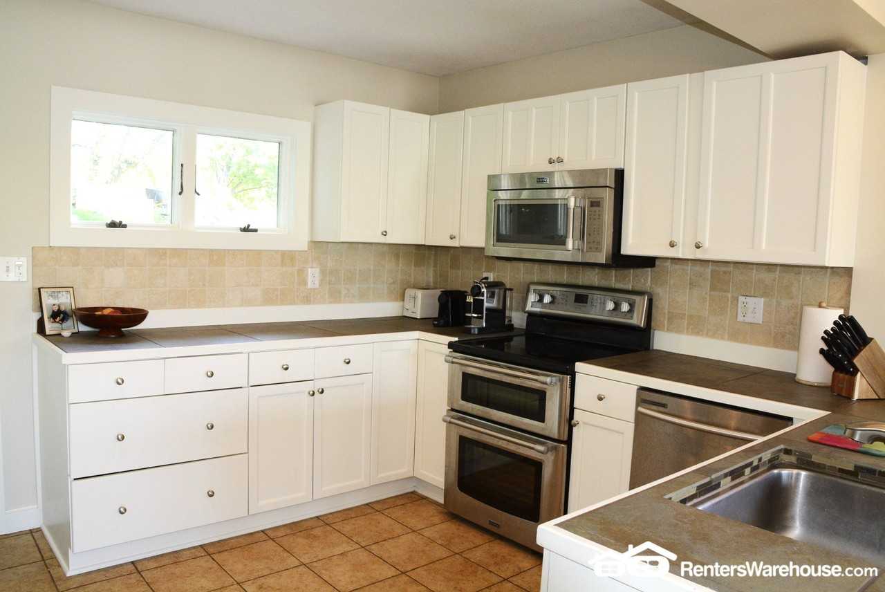 4887 Edgewater Dr - Photo 2 of 22