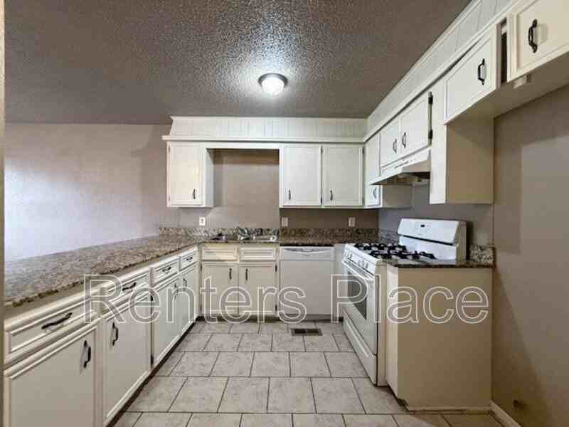 6512 S 81st East Pl - Photo 2 of 11