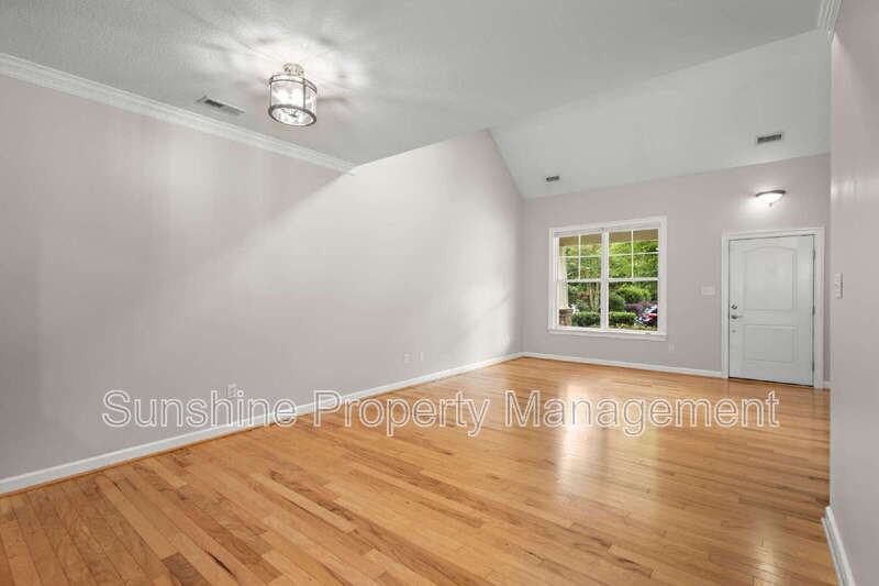 22252 Charthouse Ln - Photo 3 of 11