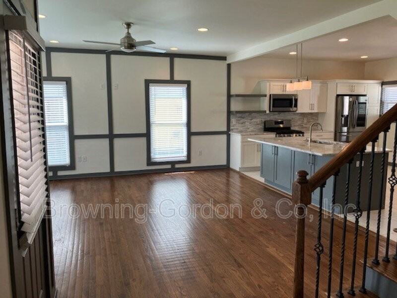 1107 Holly St - Photo 2 of 28