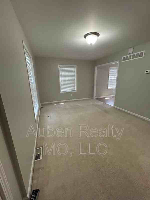 6610 Metcalf Ave - Photo 3 of 17