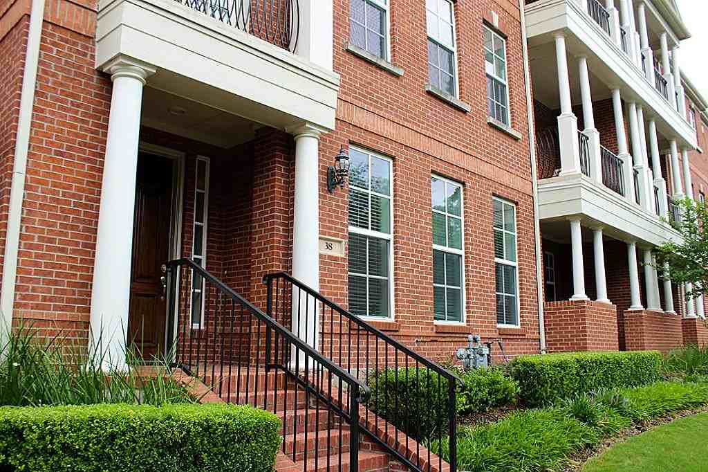 38 Shell Port Square - Photo 2 of 30