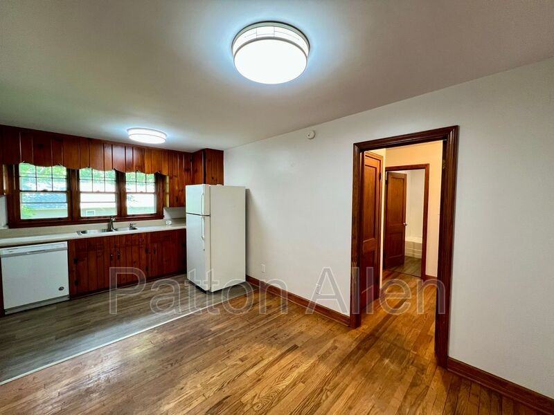 29 Evergreen Ave - Photo 6 of 28