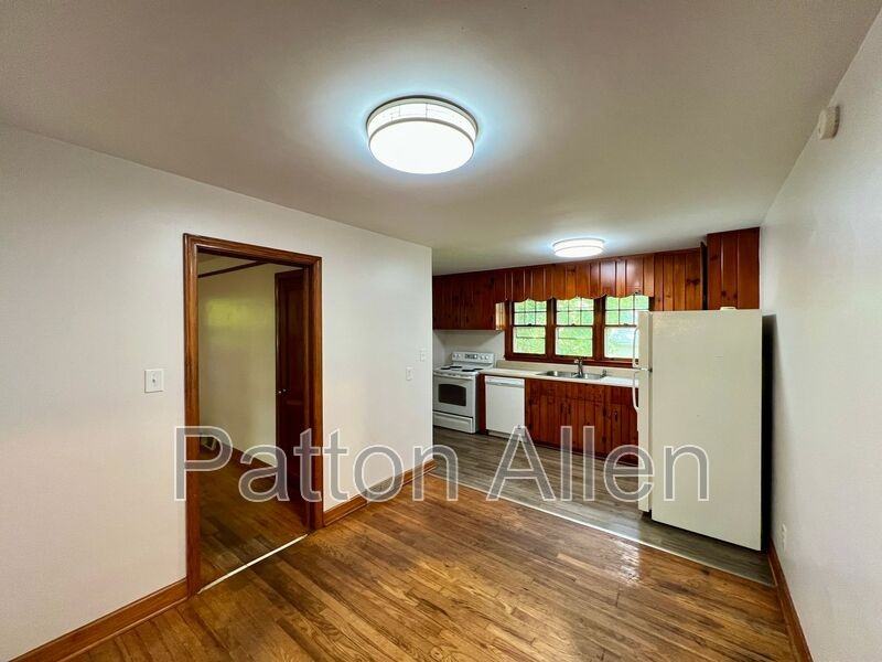 29 Evergreen Ave - Photo 7 of 28