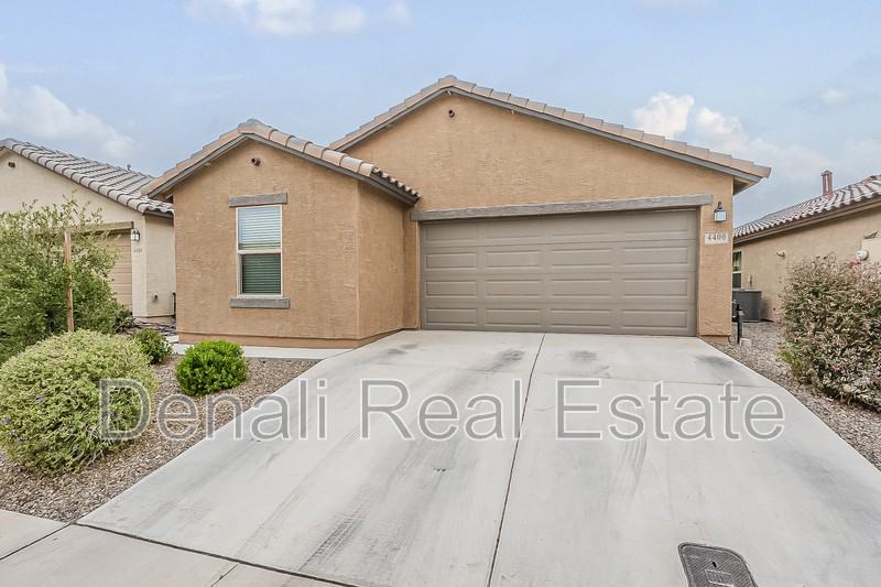 4400 S Sunrise Bluff Way - Photo 2 of 44