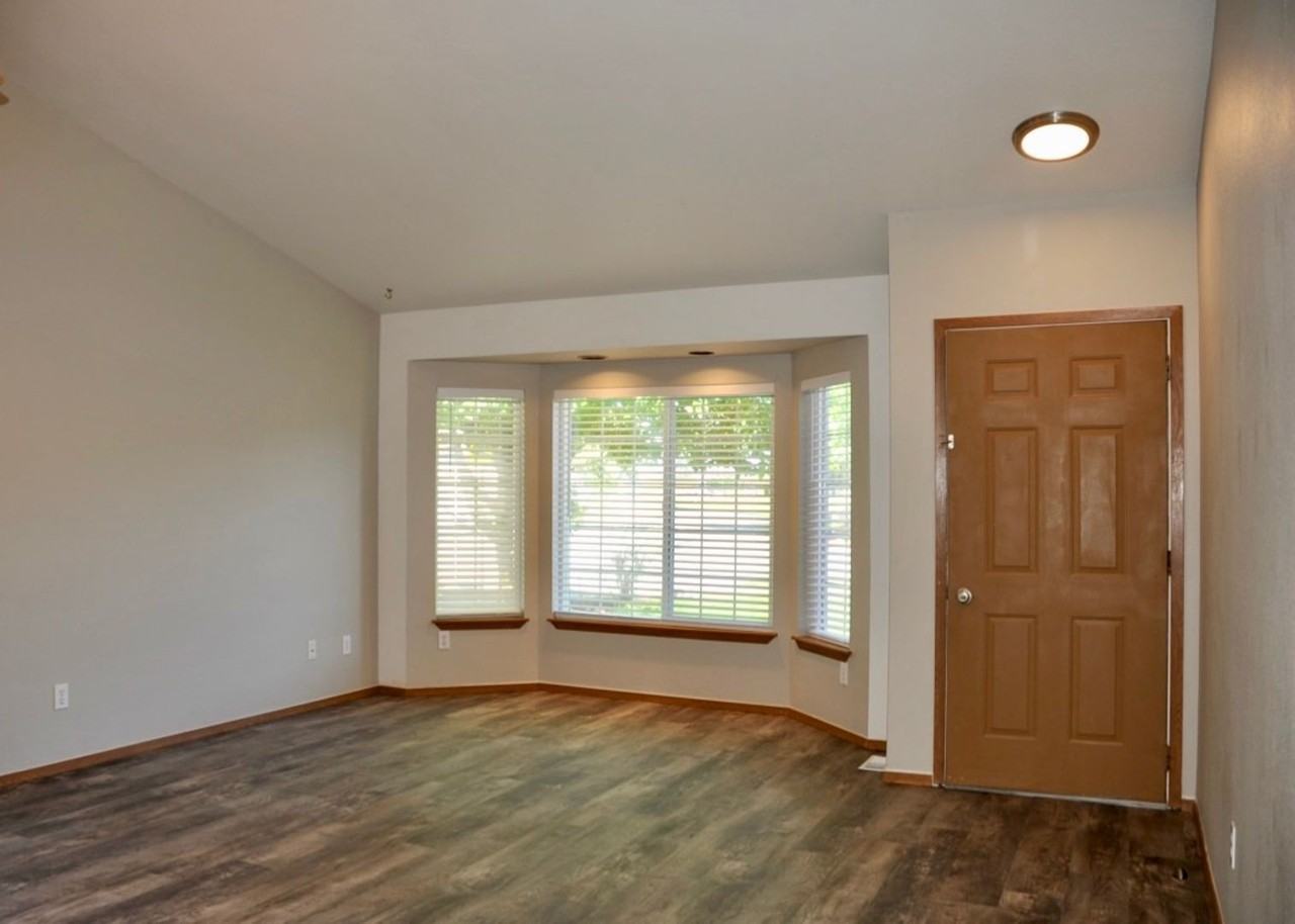 4024 E 2nd Ave #B - Photo 3 of 23