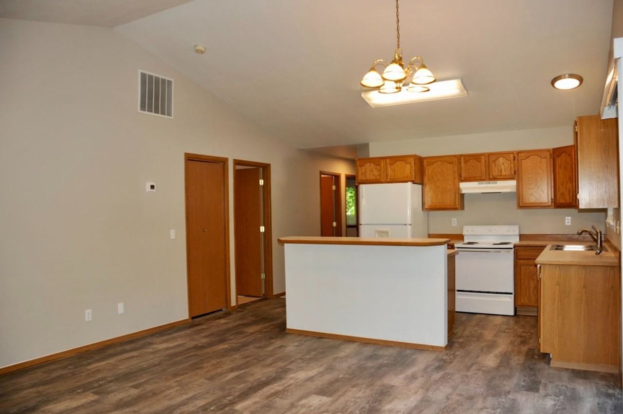 4024 E 2nd Ave #B - Photo 4 of 23