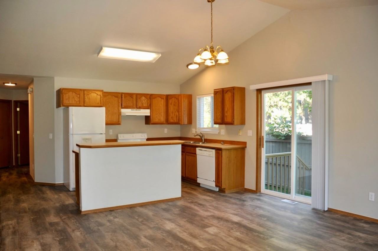 4024 E 2nd Ave #B - Photo 5 of 23