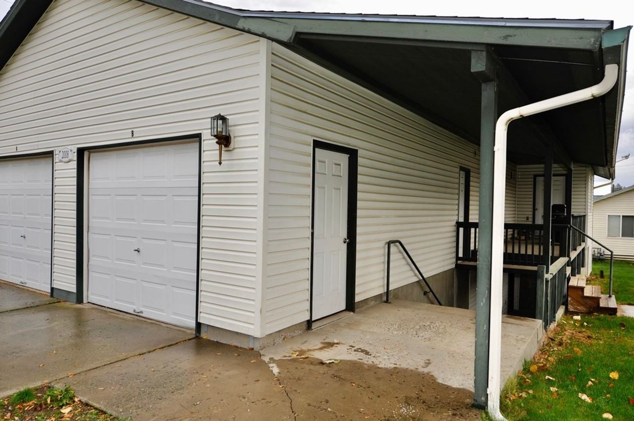 2008 N Catherine St #B - Photo 3 of 27