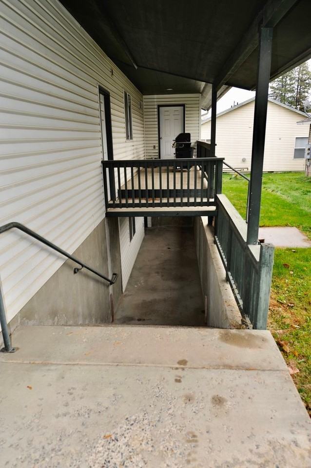 2008 N Catherine St #B - Photo 4 of 27