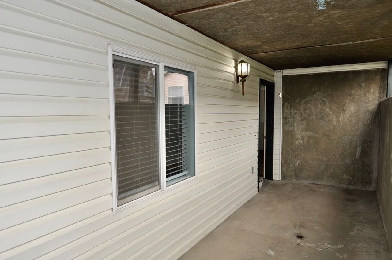 2008 N Catherine St #B - Photo 5 of 27