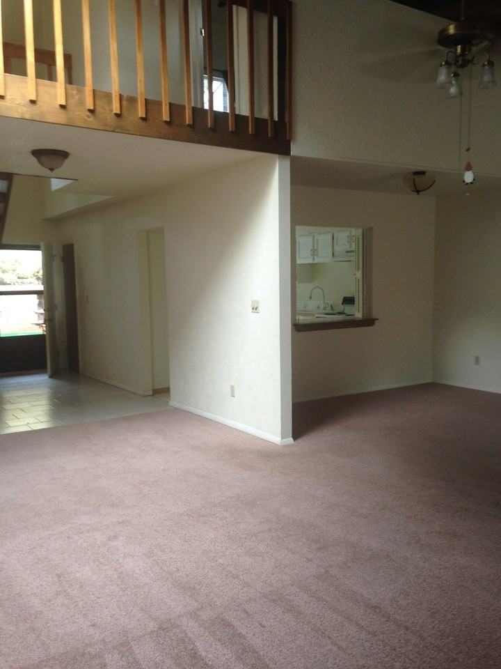 859 Roxwood Ln - Photo 3 of 32