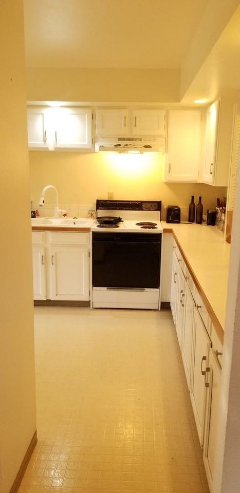 859 Roxwood Ln - Photo 7 of 32