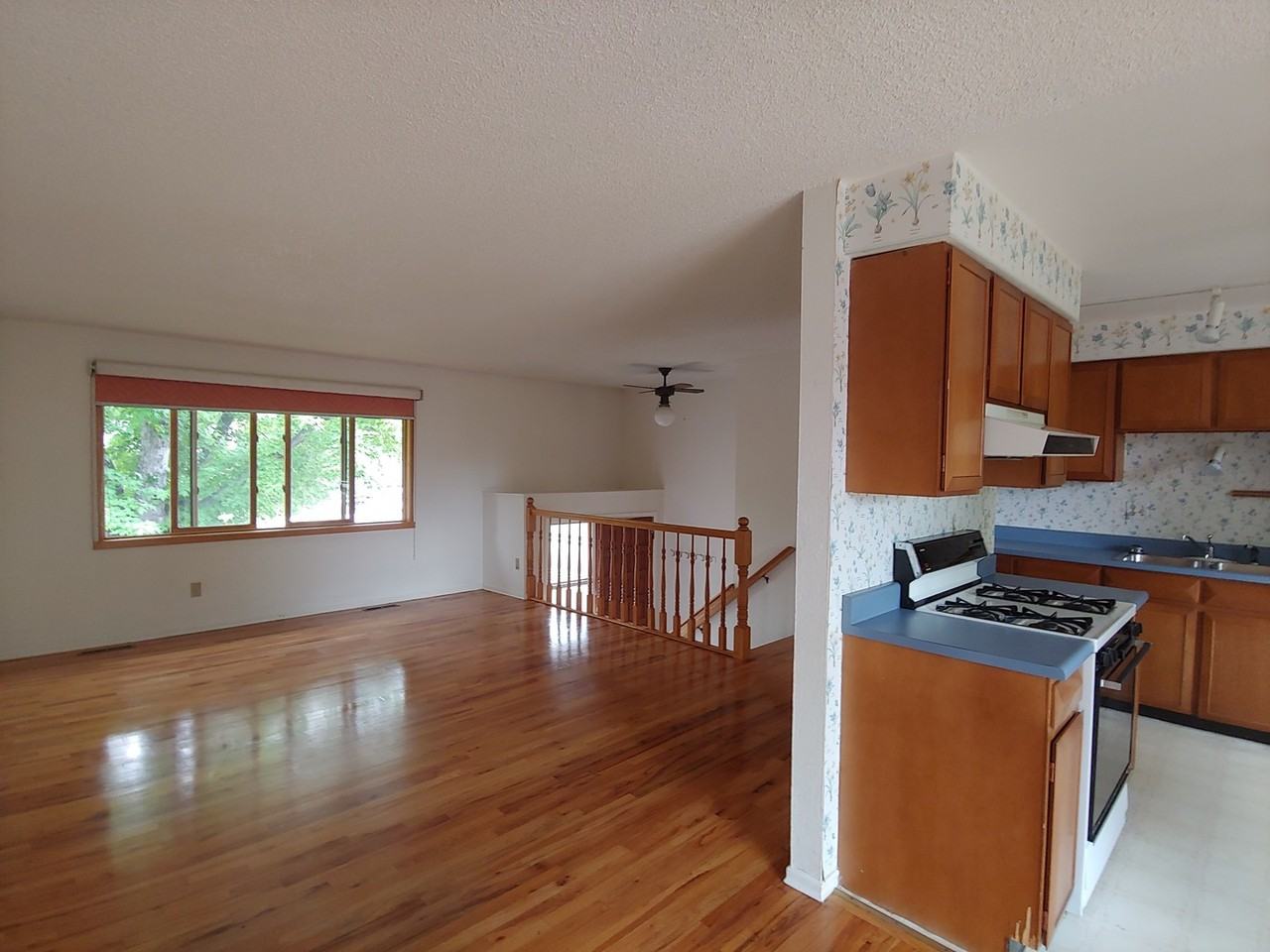 4025 Evans Dr - Photo 3 of 18