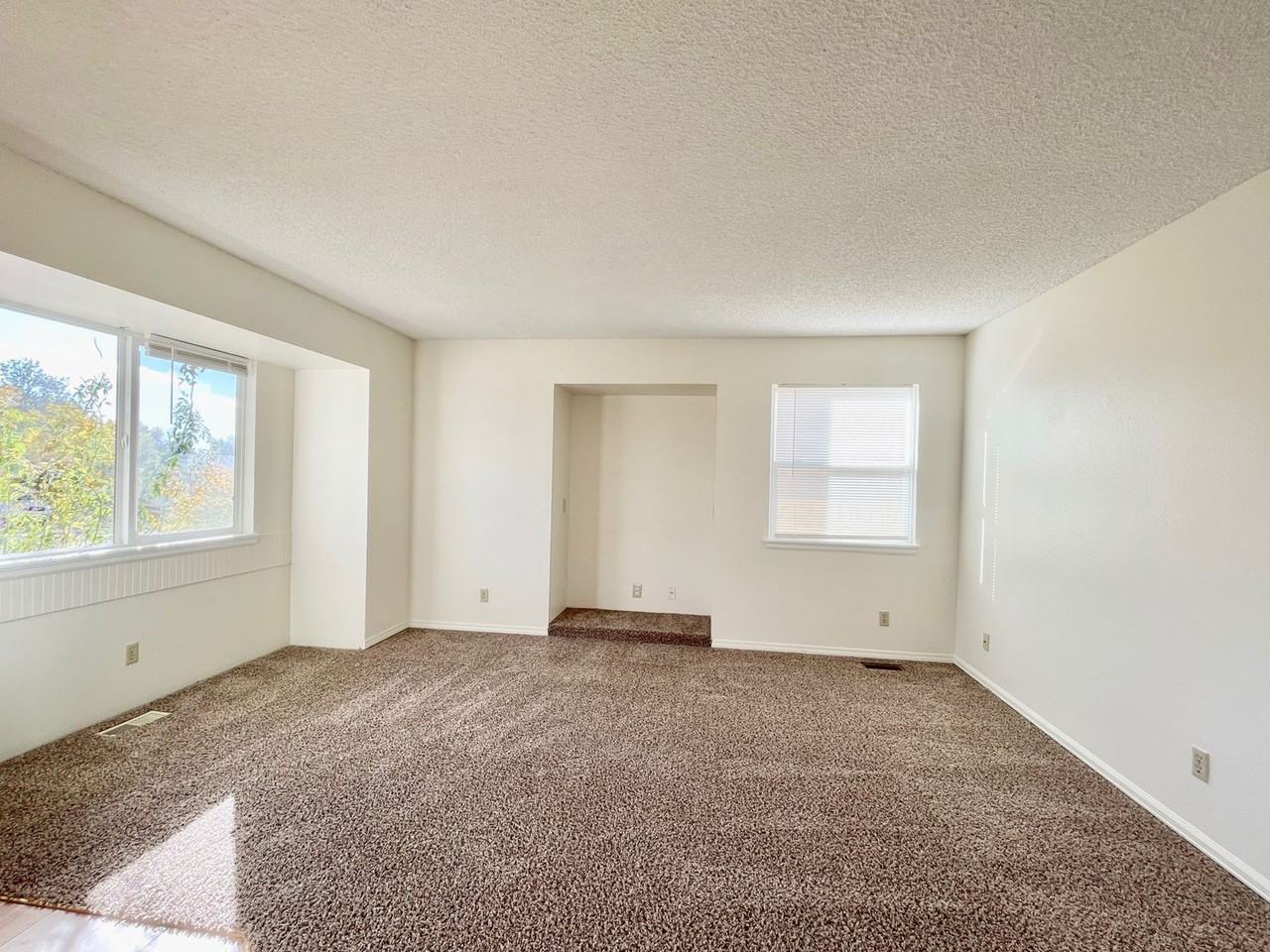 2110 Ambleside Dr - Photo 4 of 30