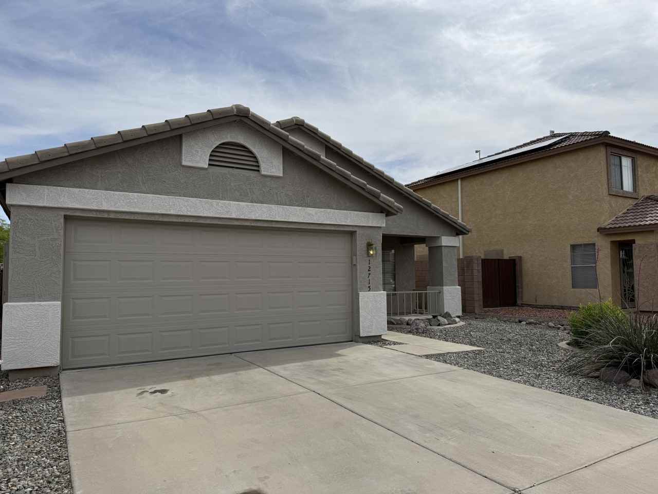 12715 W Sharon Dr - Photo 2 of 20