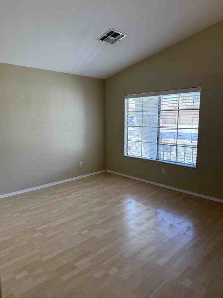 12715 W Sharon Dr - Photo 3 of 20