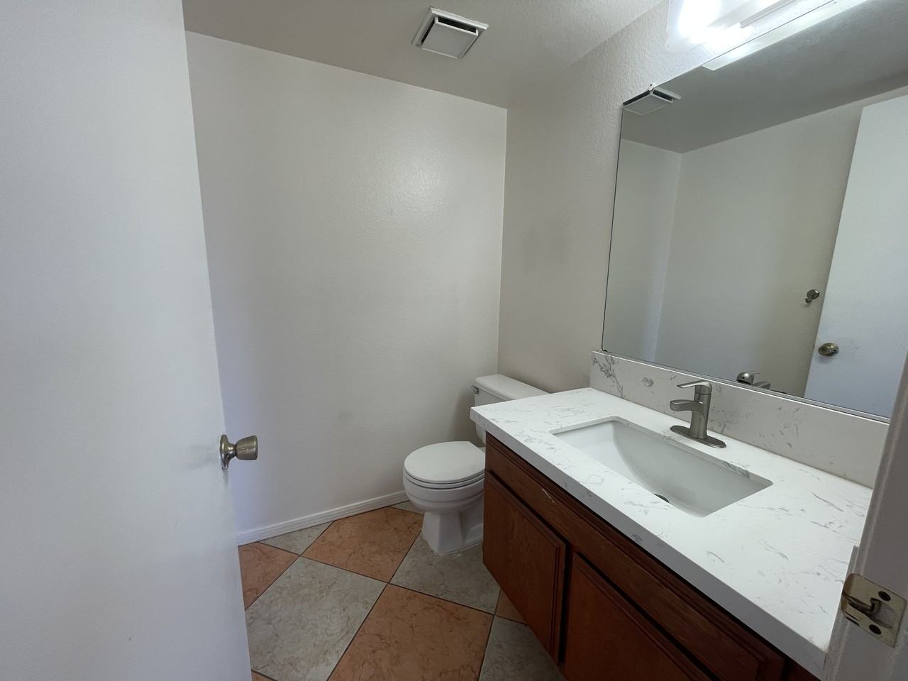 1118 Parkside Way - Photo 6 of 16