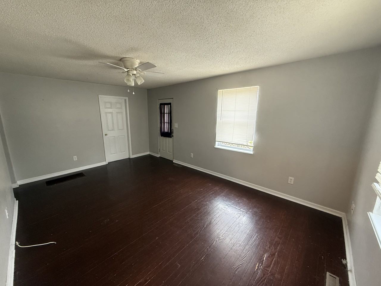 713 N Warren St - Photo 3 of 9