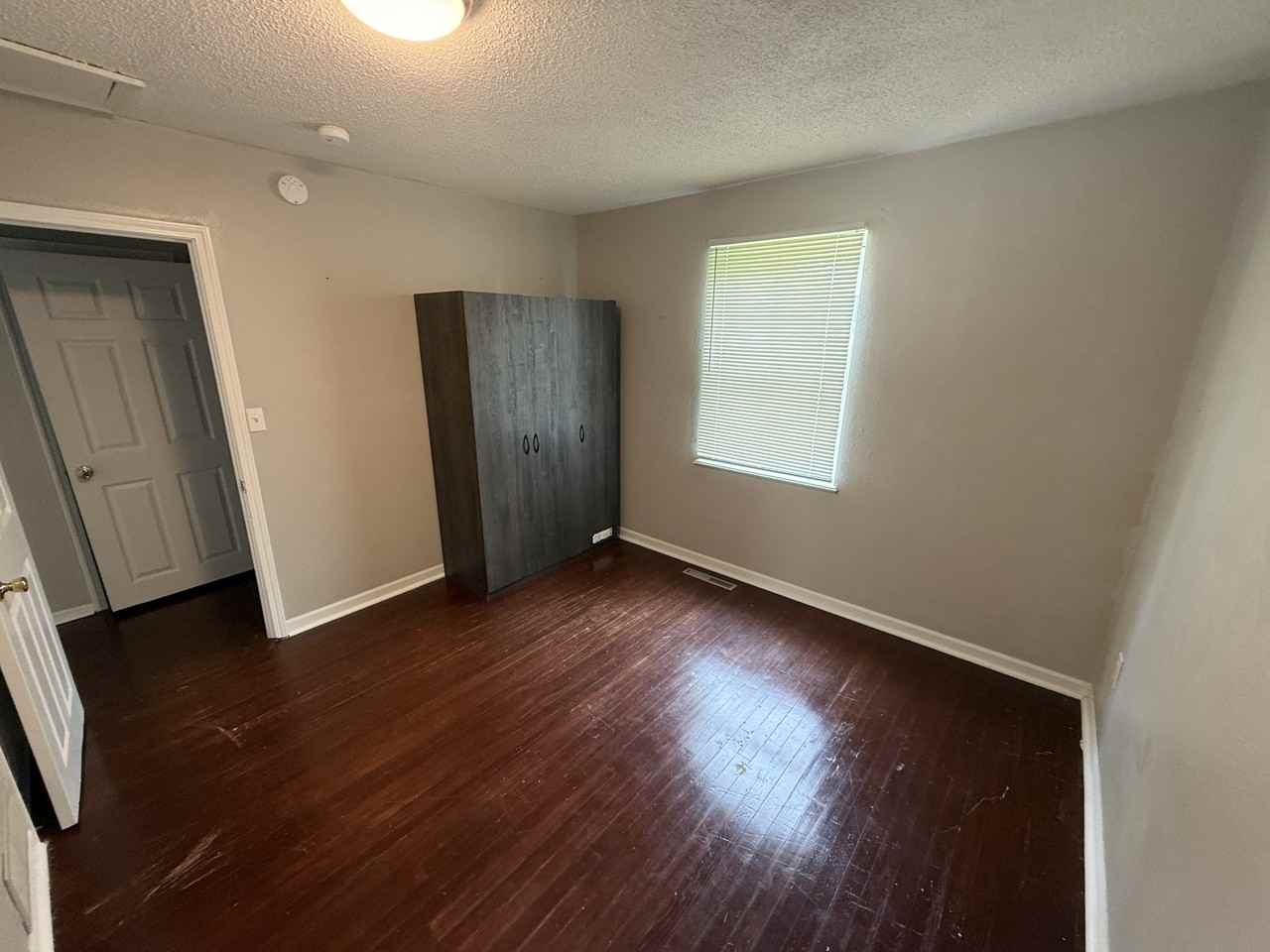 713 N Warren St - Photo 7 of 9