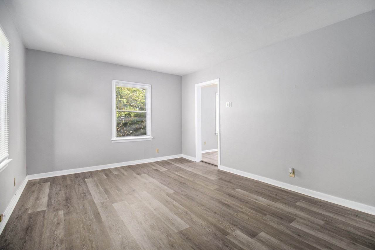1318 Eclipse Pl - Photo 2 of 17