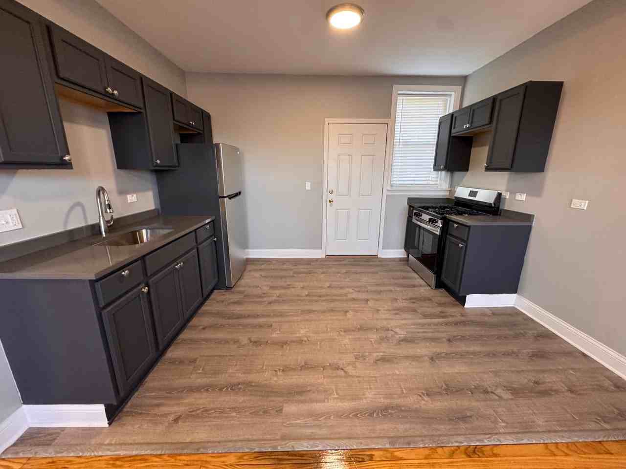 652-658 E 81St St - Photo 2 of 9