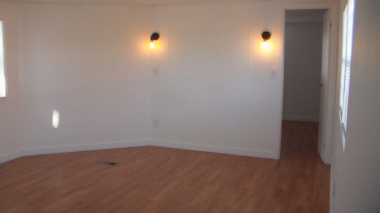 722 E Main St - Photo 3 of 9